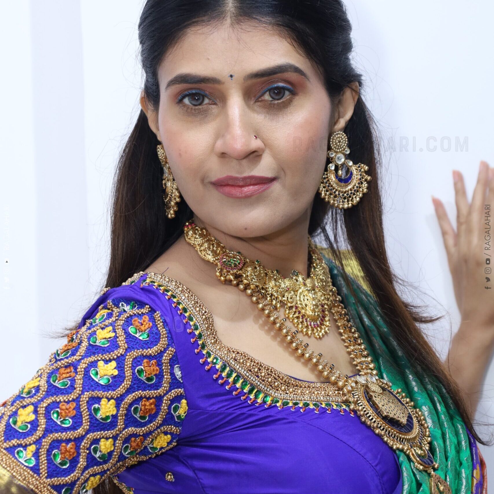 punam-shail-in-traditional-saree-4sep21